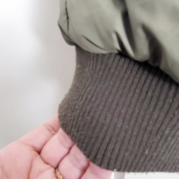 Sanctuary Couture olive green ruffled puffer vest. Size large - Picture 4 of 4